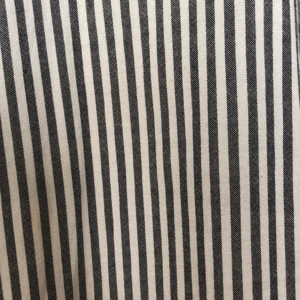 Button down - Picture 2 of 4
